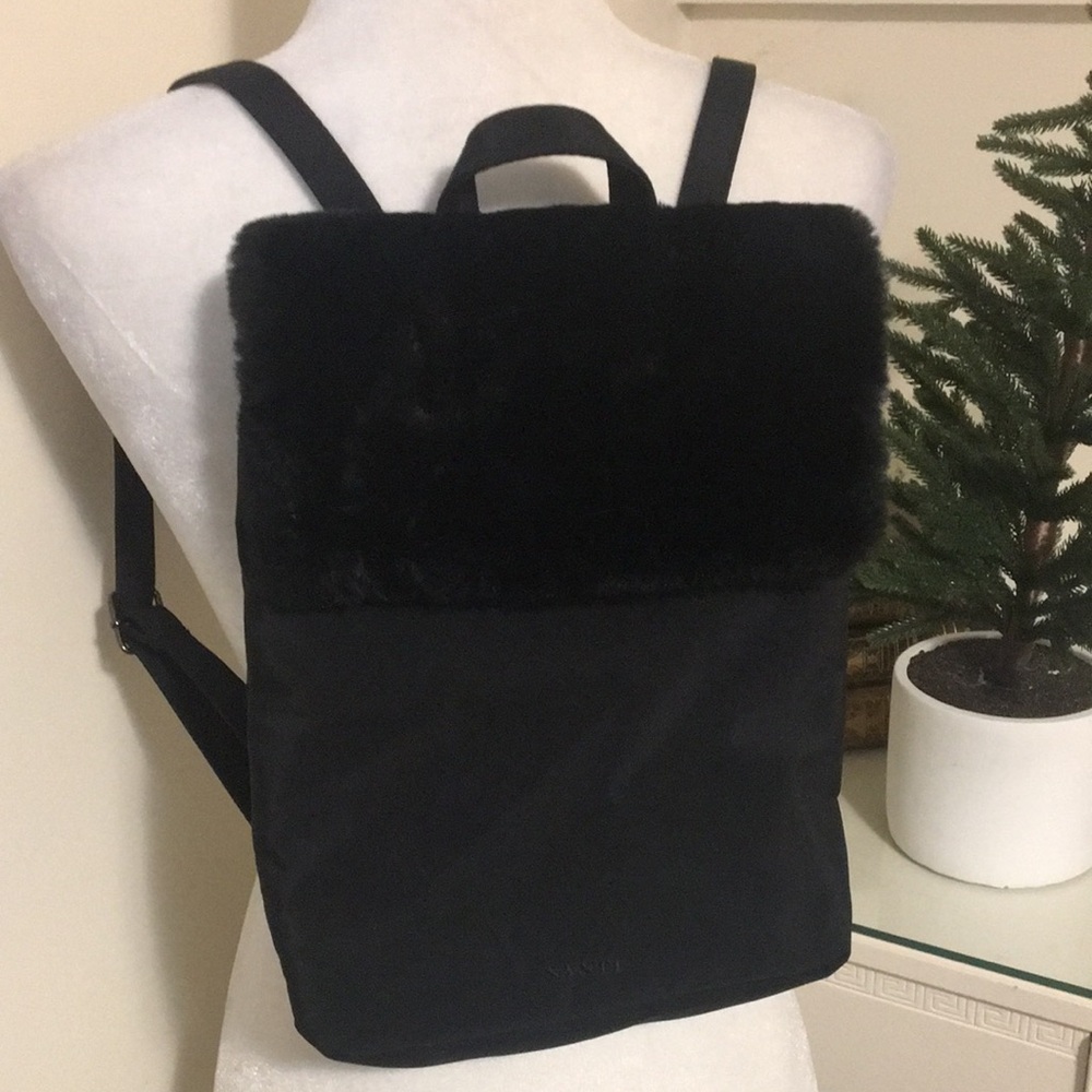 Black Santi Backpack With Faux Fur